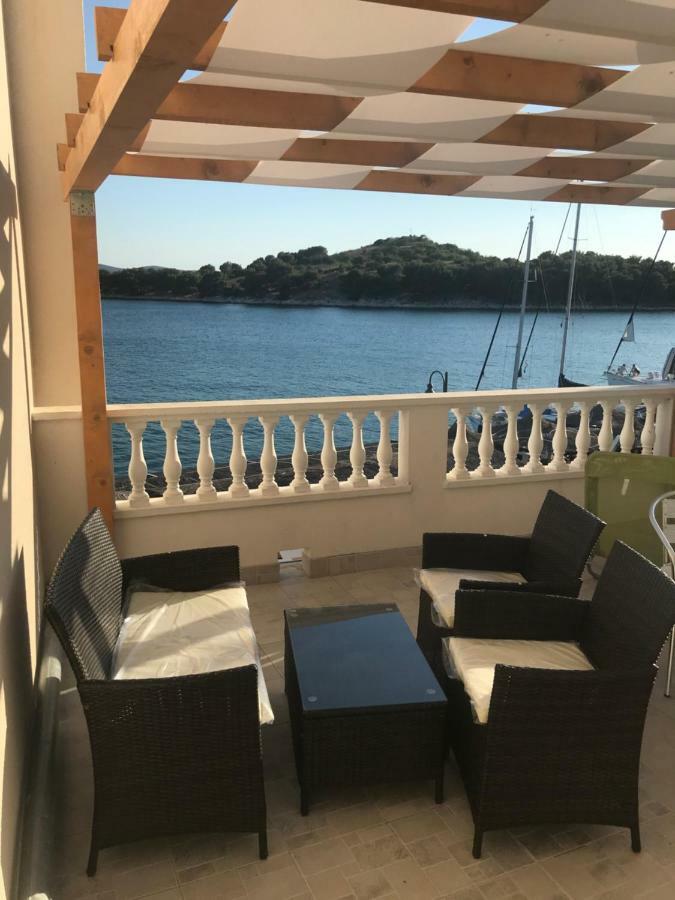 Apartman Roko Tribalj Exteriér fotografie